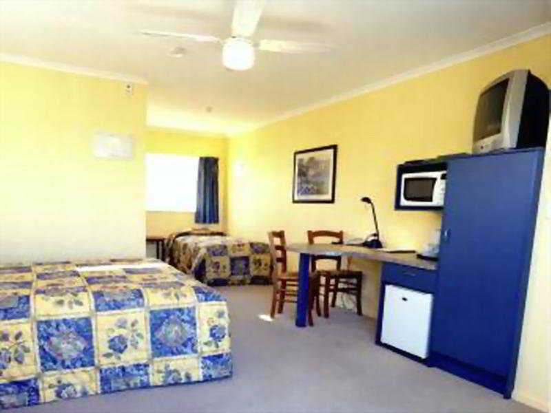 Elliotts Kapiti Coast Motor Lodge Paraparaumu Exterior photo