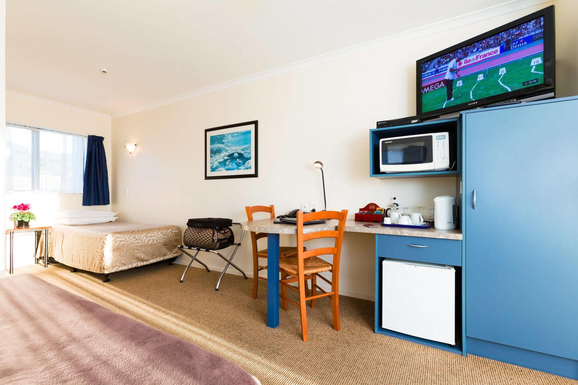 Elliotts Kapiti Coast Motor Lodge Paraparaumu Exterior photo