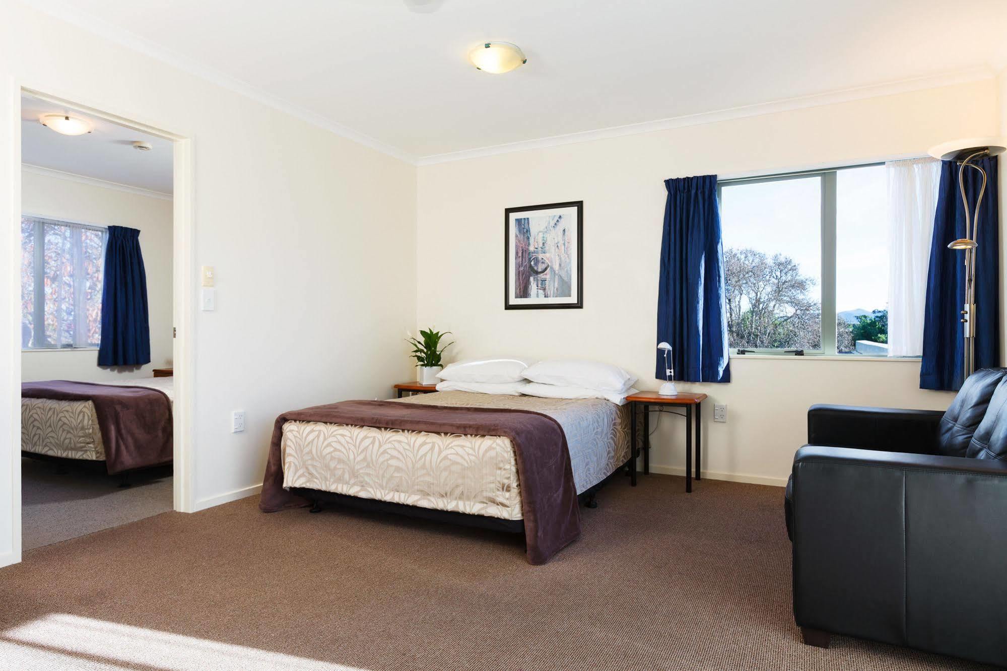Elliotts Kapiti Coast Motor Lodge Paraparaumu Exterior photo